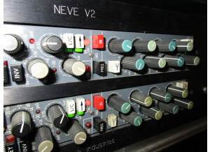 Funky Junk Industries Neve V2 (55459)