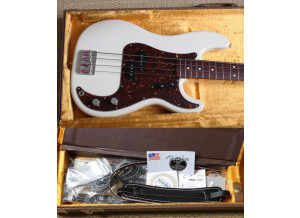 Fender Precision basse American Vintage 62'