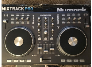 Numark Mixtrack Pro (45737)
