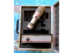 AKG solidtube 01
