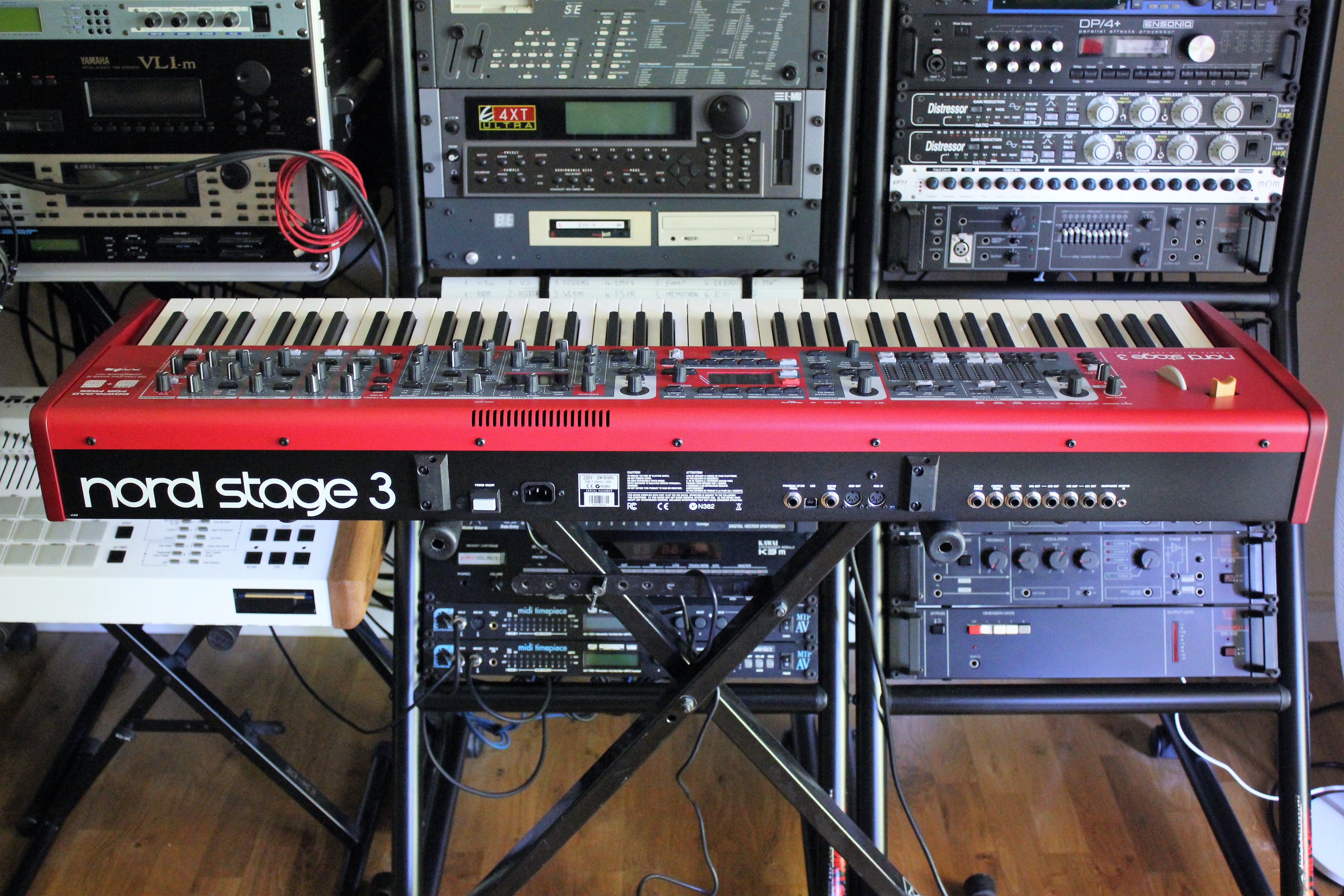 Clavia Nord Stage 3 HP76 : NS3 2tof 14.JPG