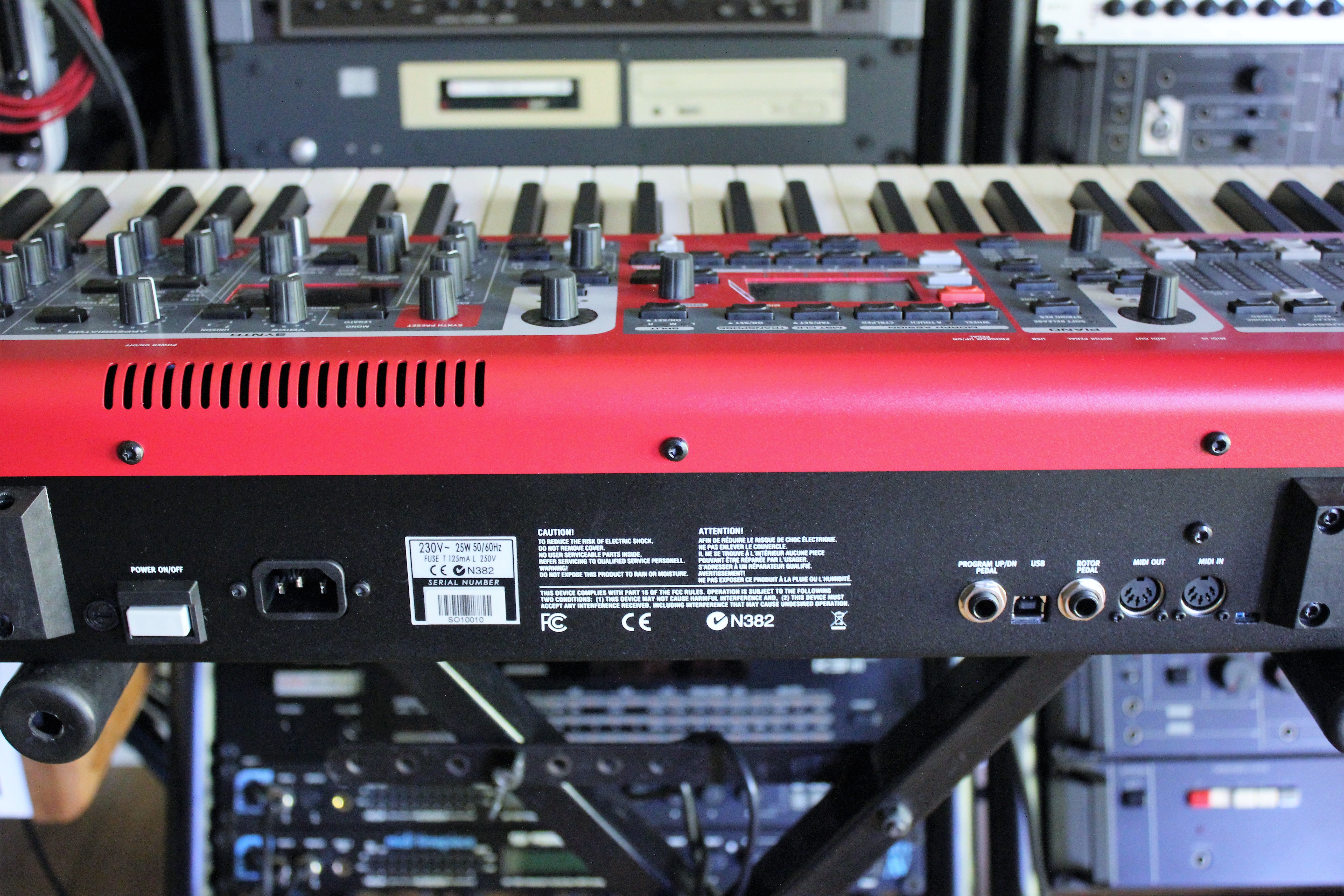 Clavia Nord Stage 3 HP76 : NS3 2tof 16.JPG