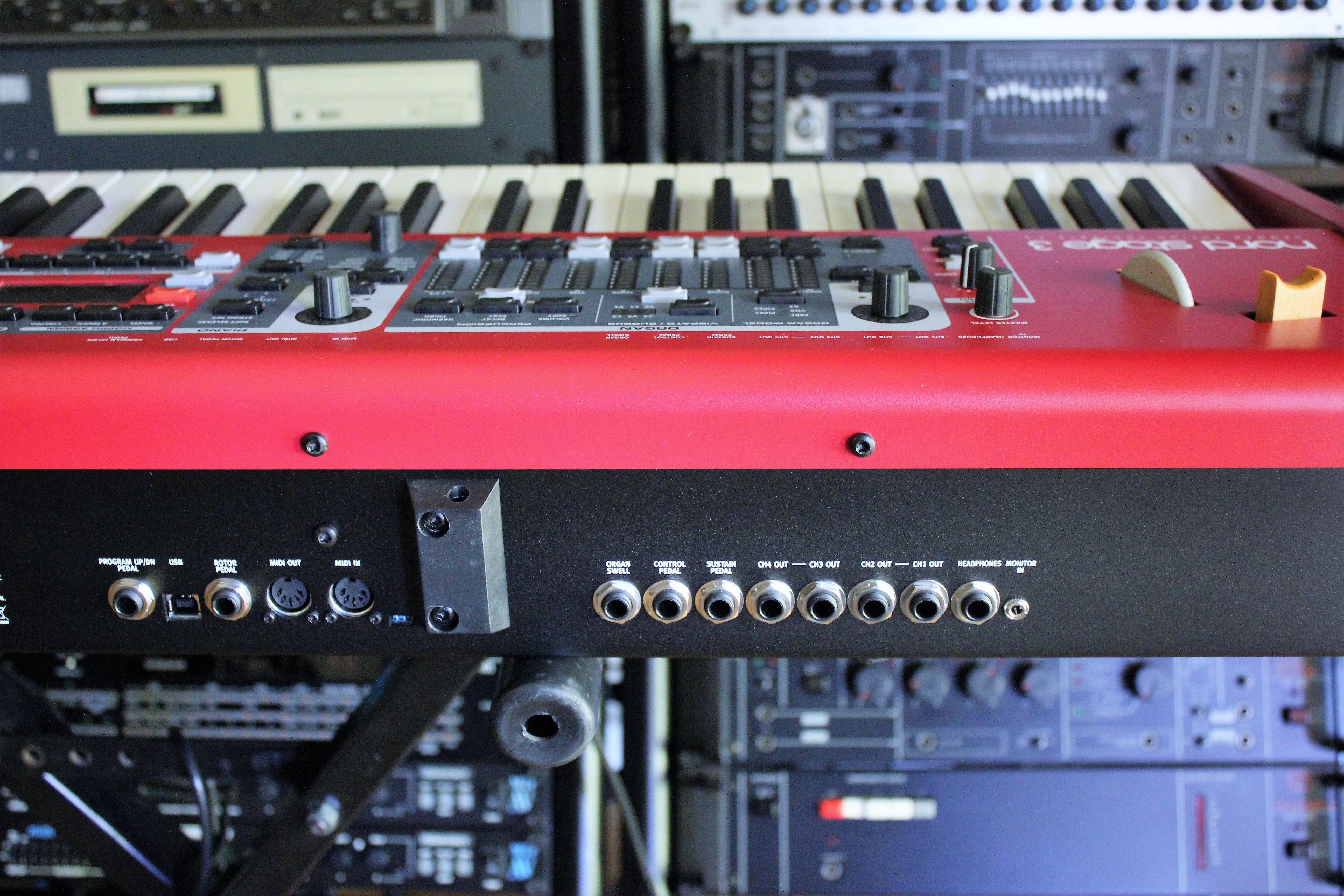 Clavia Nord Stage 3 HP76 : NS3 2tof 17.JPG