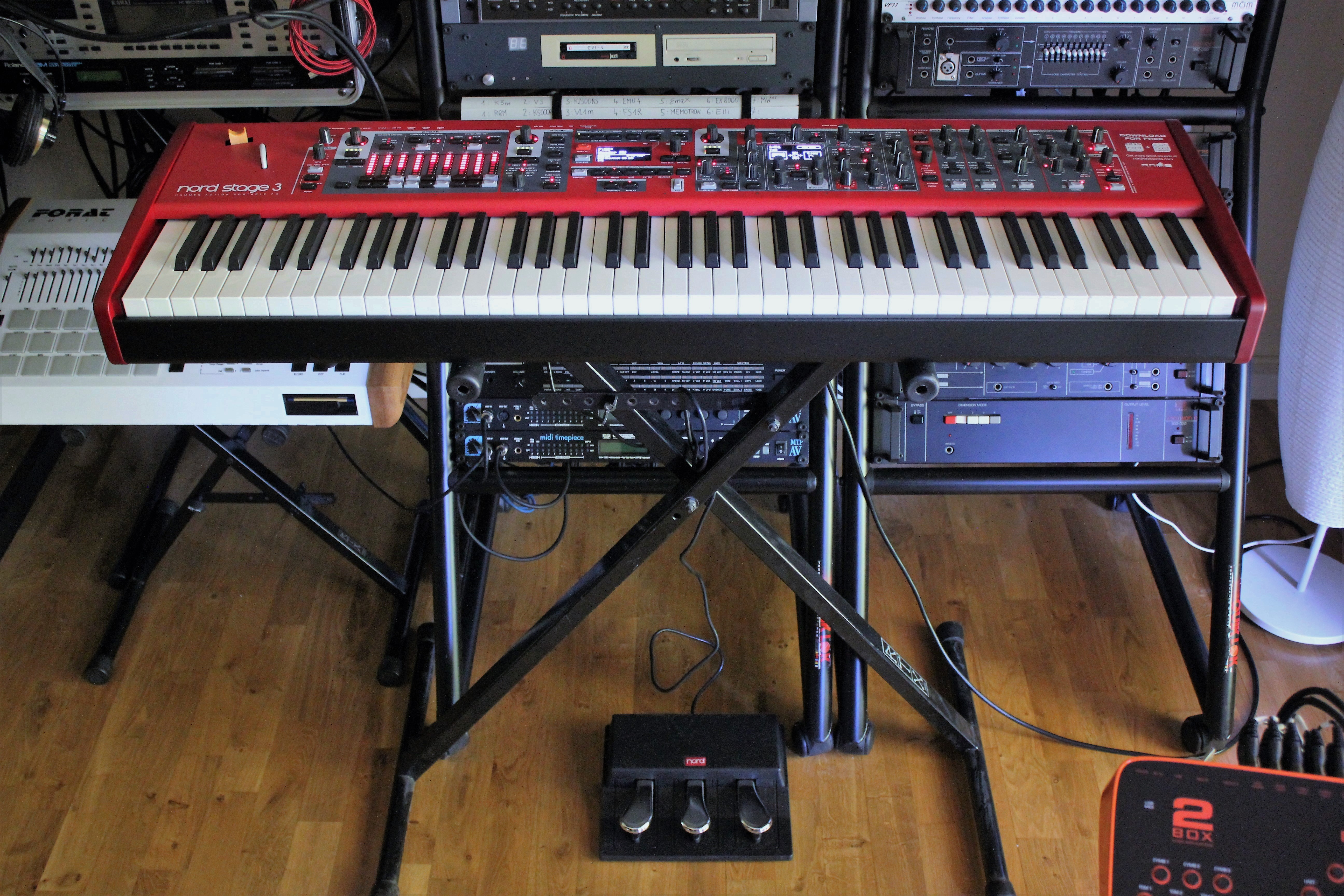 Clavia Nord Stage 3 HP76 : NS3 2tof 01.JPG