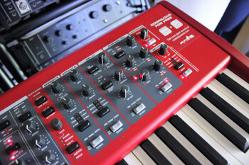 Clavia Nord Stage 3 HP76 : NS3 2tof 11.JPG Clavia Nord Stage 3 HP76 : NS3 2tof 11.JPG