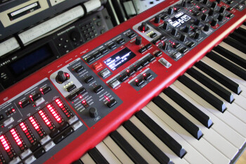 Clavia Nord Stage 3 HP76 : NS3 2tof 09.JPG Clavia Nord Stage 3 HP76 : NS3 2tof 09.JPG