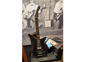 guitare %C3%A9lectrique fabrication maison de bernard cognon les randger s amplifi%C3%A9e sur son %C3%A9lectrophone d%C3%A9but des ann%C3%A9es 1960
