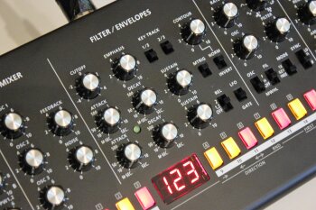 Roland SE-02 : SE 02 2tof 08.JPG Roland SE-02 : SE 02 2tof 08.JPG