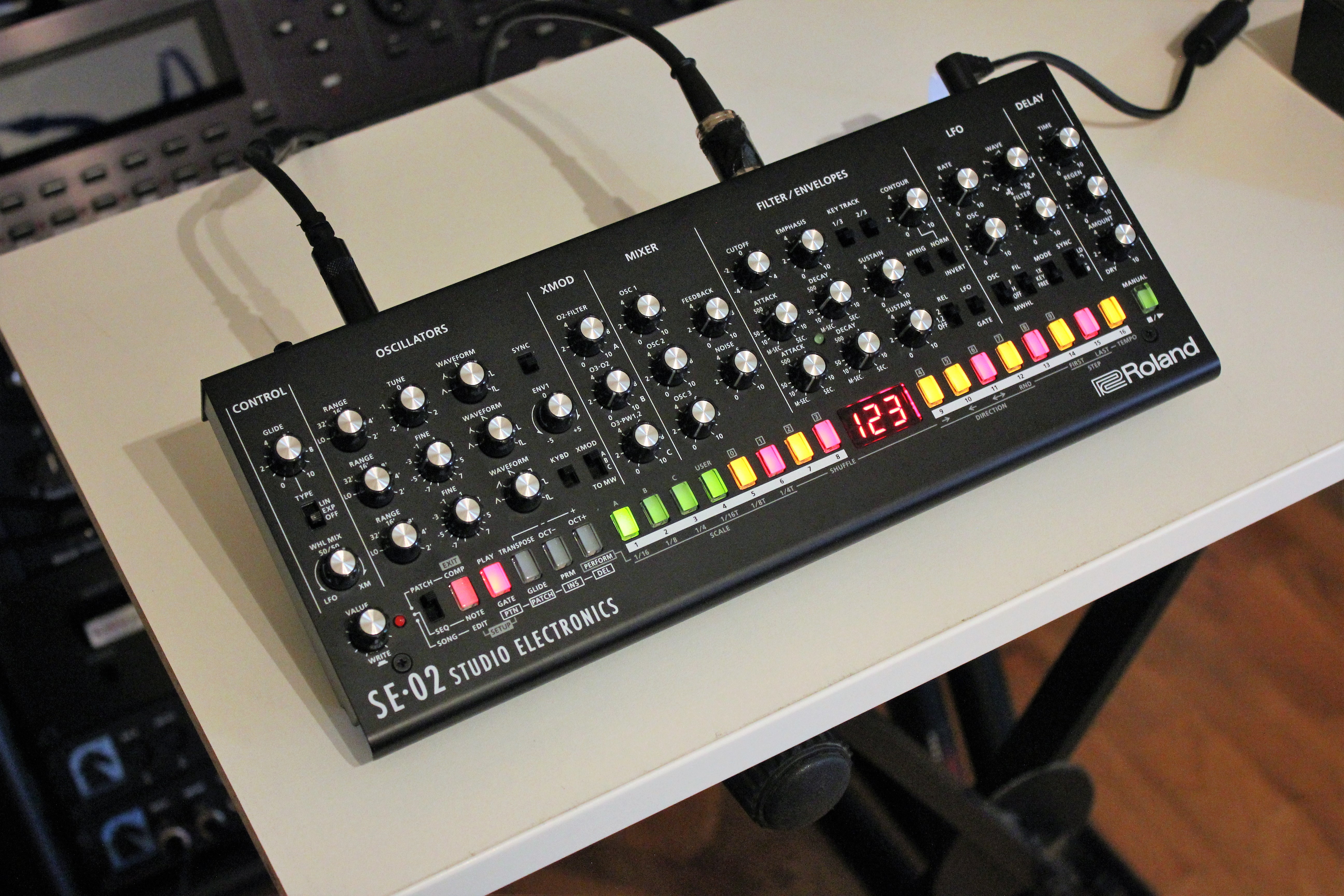 Roland SE-02 : SE 02 2tof 02.JPG