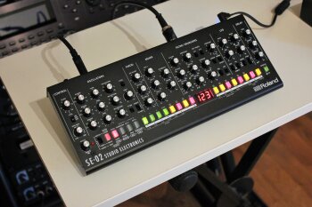 Roland SE-02 : SE 02 2tof 02.JPG Roland SE-02 : SE 02 2tof 02.JPG