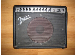 Fender Roc Pro 700 (34420)