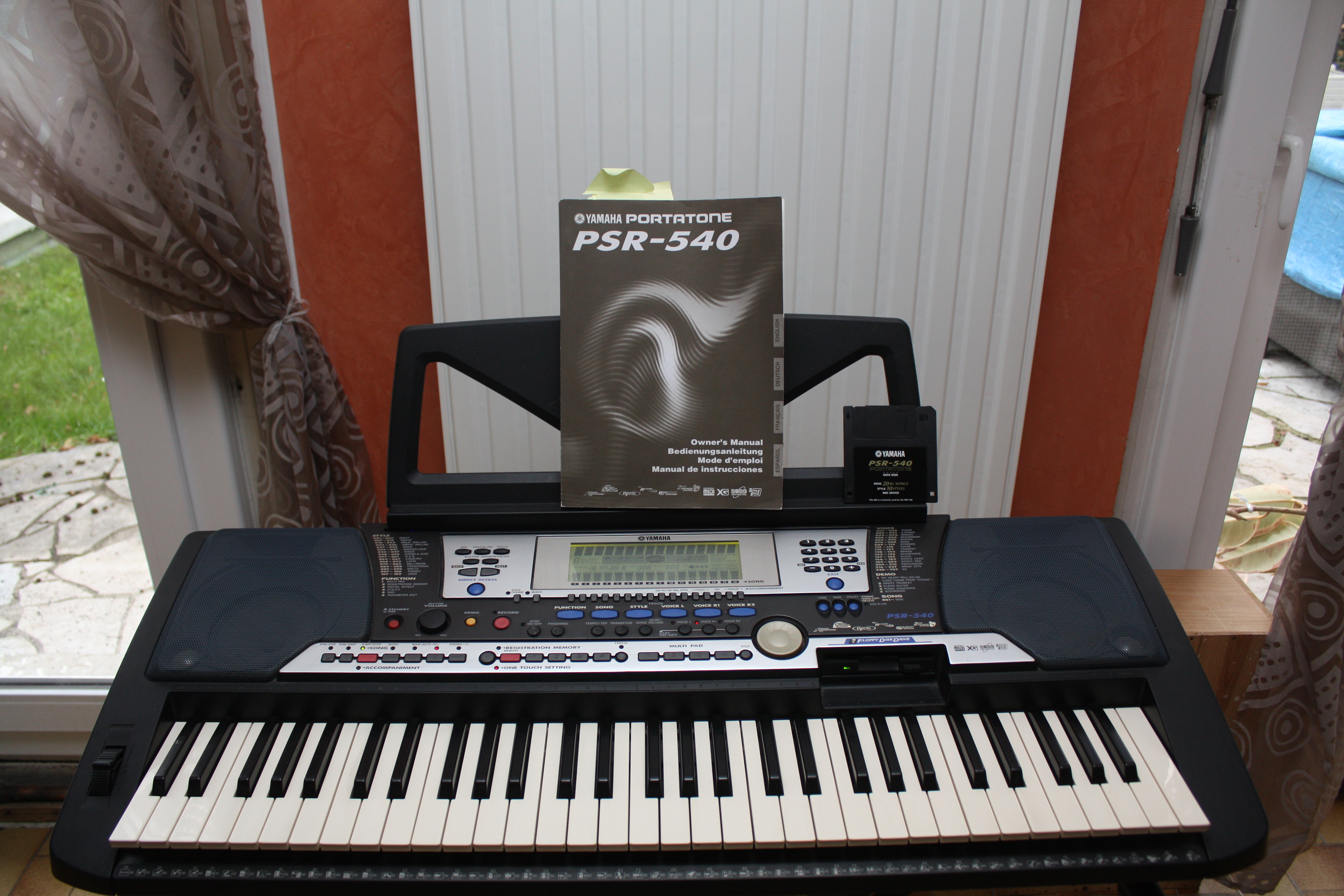 Pictures and images Yamaha PSR-540 - Audiofanzine