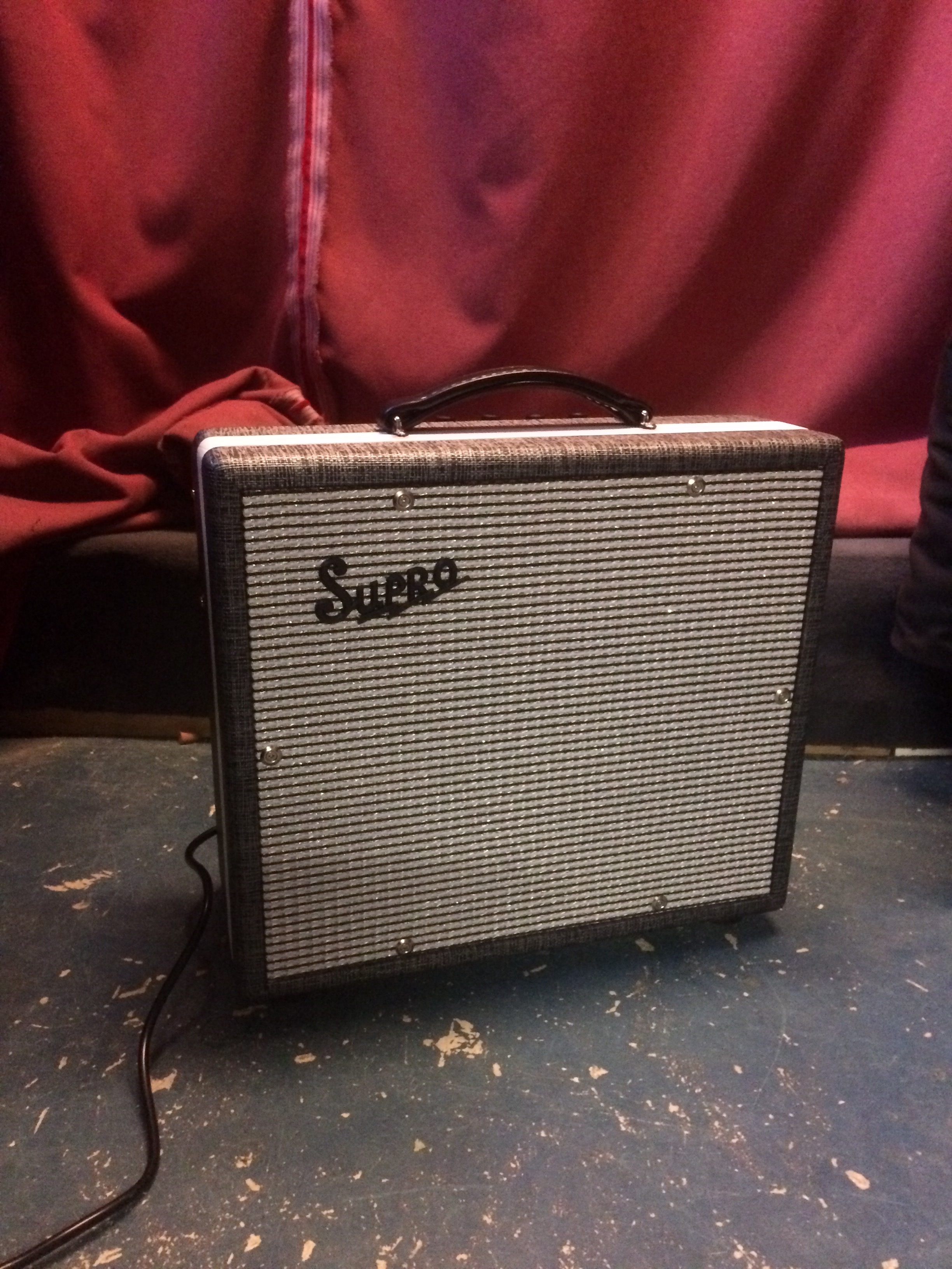 Supro 1610RT Comet
