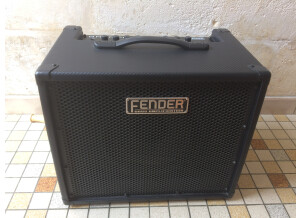 Fender Bronco 40 (4614)