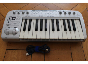 Behringer U-Control UMX25