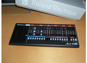 Roland JU-06 (20997)