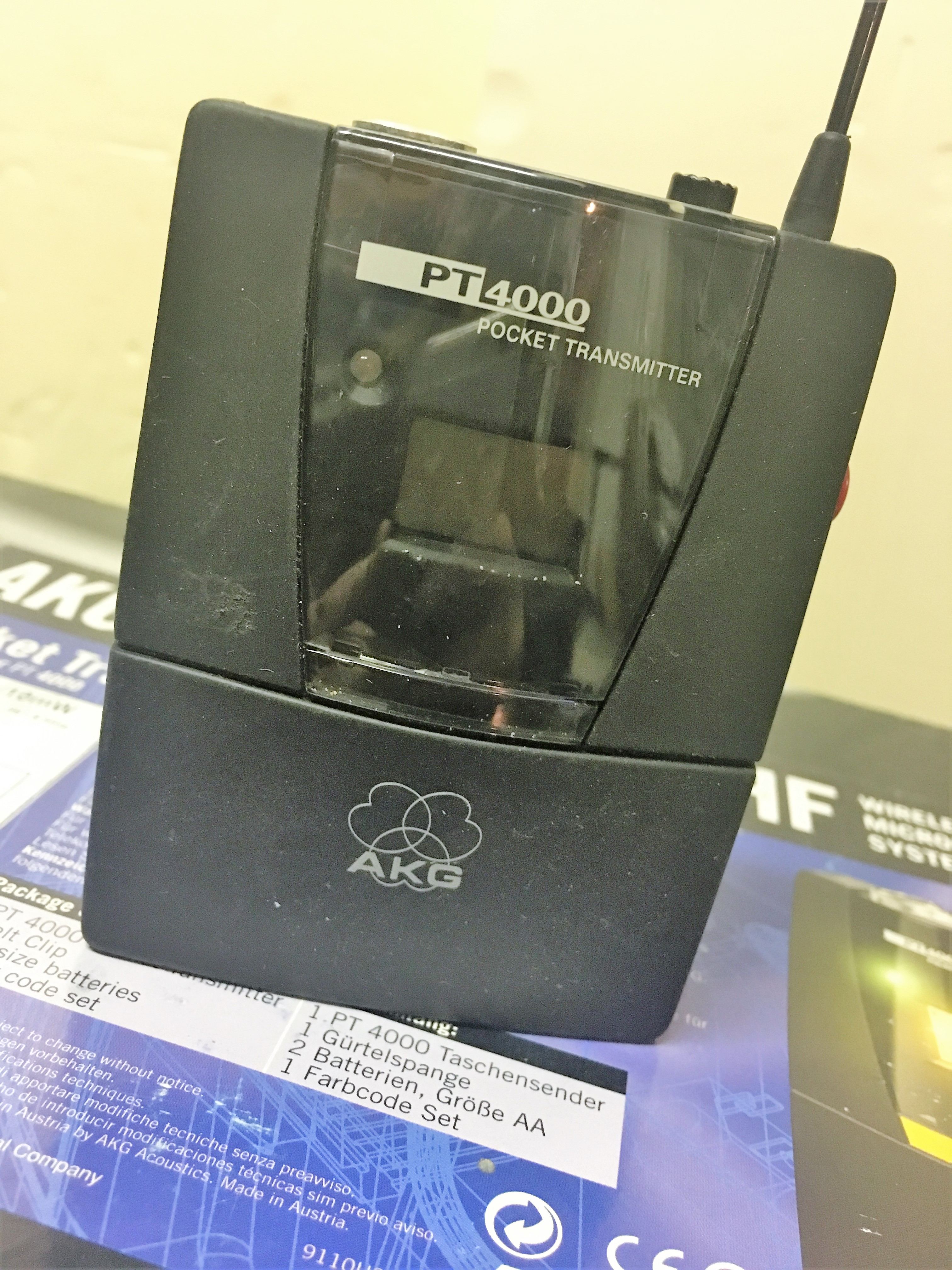 AKG PT 4000 POCKET TRANSMITTER 835-861 Mhz