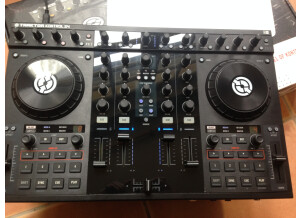 Native Instruments Traktor Kontrol S4 (51848)