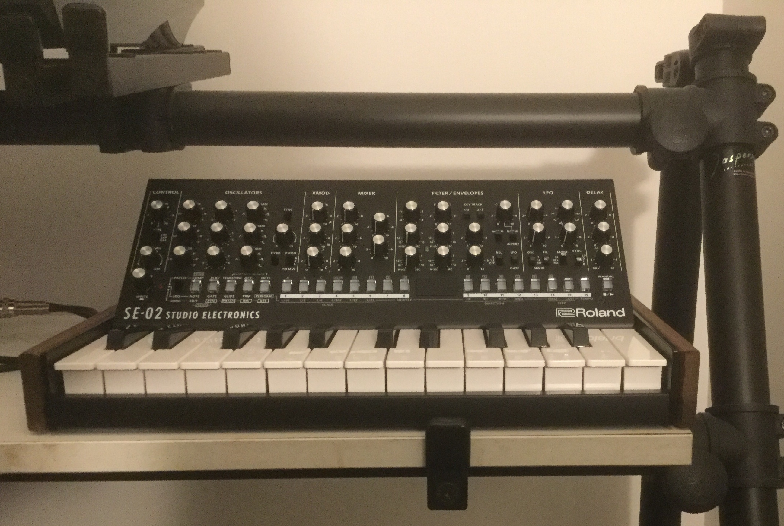 Roland SE-02