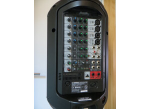 YAMAHA STAGEPAS 400i   3.JPG