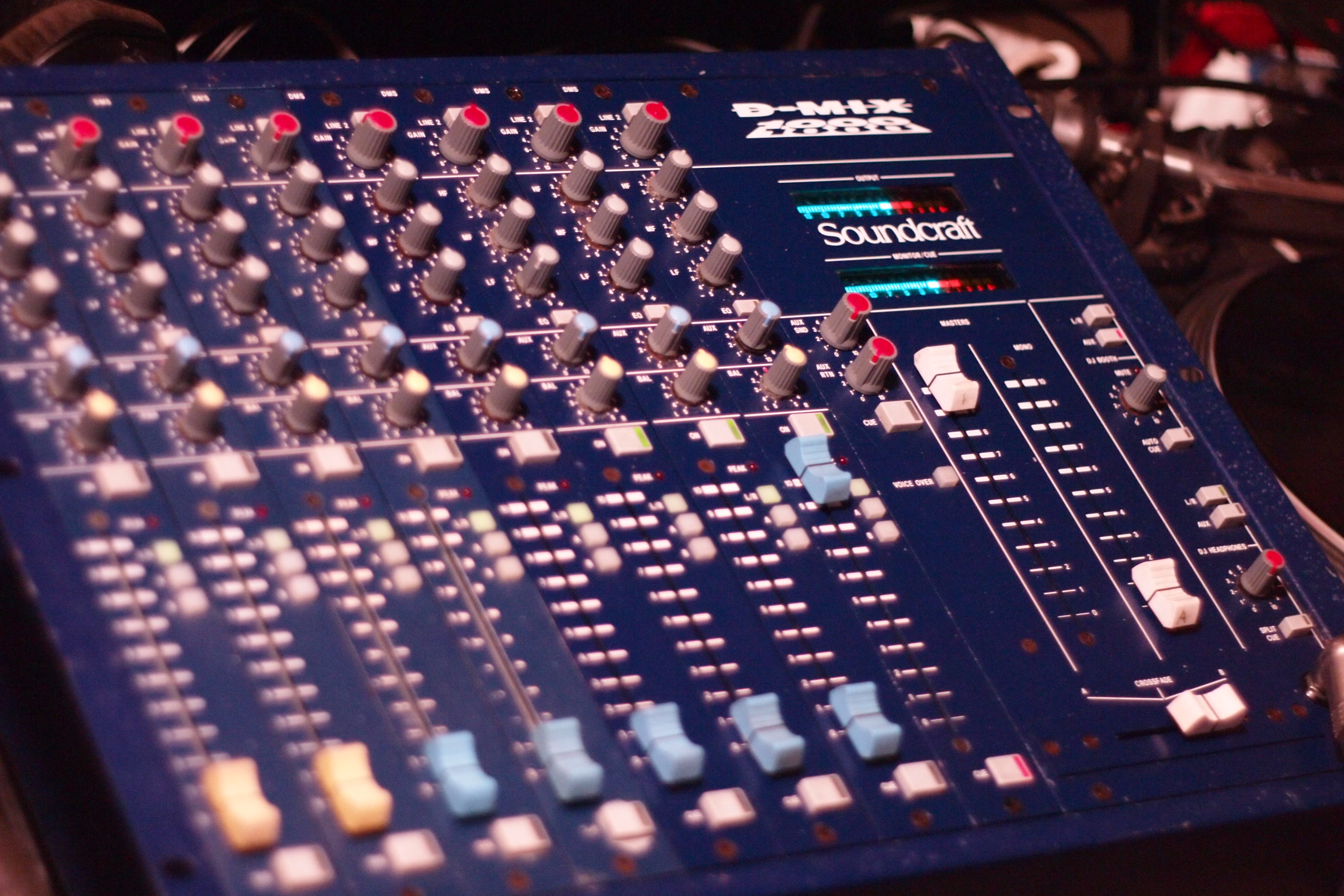 Soundcraft D-MIX 1000