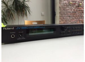 Roland JV-880 (85211)