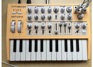 Arturia MicroBrute SE - Orange (58849)