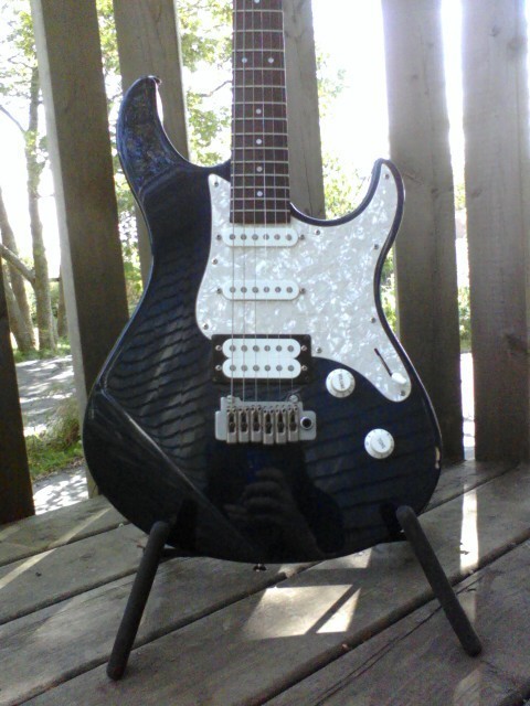 Yamaha Pacifica PAC604W