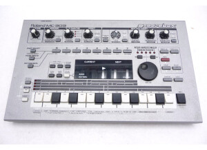 Roland MC-303 (76320)