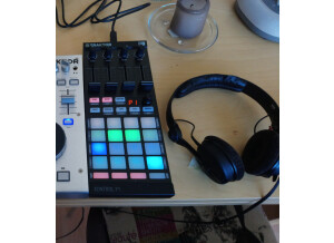 Native Instruments Traktor Kontrol F1 (35312)