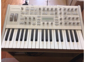 Access Music Virus TI2 Polar (80247)