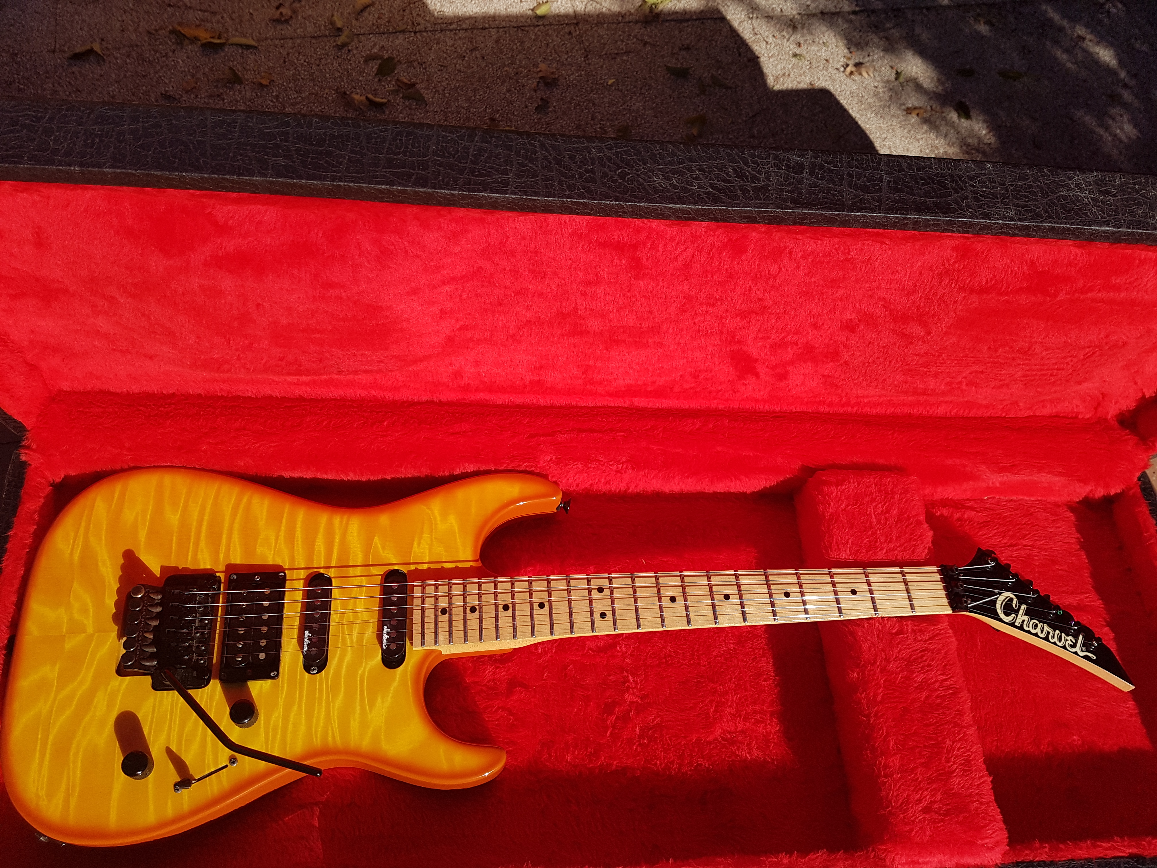 Charvel 375 dlx