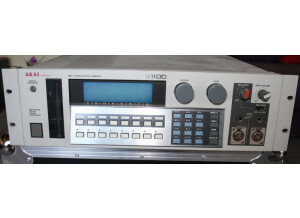 Akai S1100 (44422)