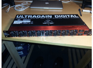 Behringer Ultragain Digital ADA8200 (12045)