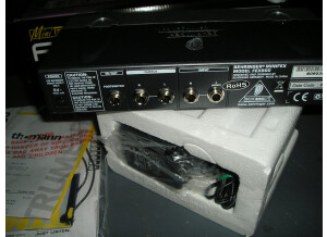 Behringer MINIFEX FEX800 (99806)