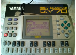 Yamaha QY70 (65347)