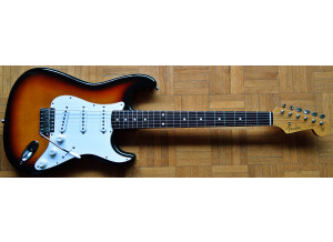 Fender ST62-xx (62031)