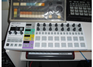 Arturia BeatStep Pro (42968)