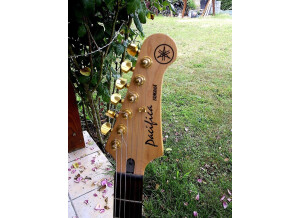 Yamaha Pacifica 302S
