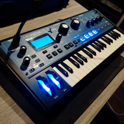 Novation MiniNova