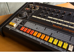 Roland TR-808 (87696)