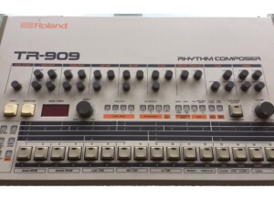 Roland TR-909 (42740)