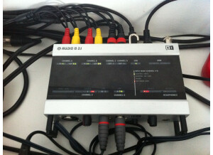 Native Instruments Audio 8 DJ (82619)