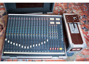 Soundcraft 200SR