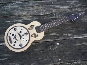 La Case à Ukes Résonateur