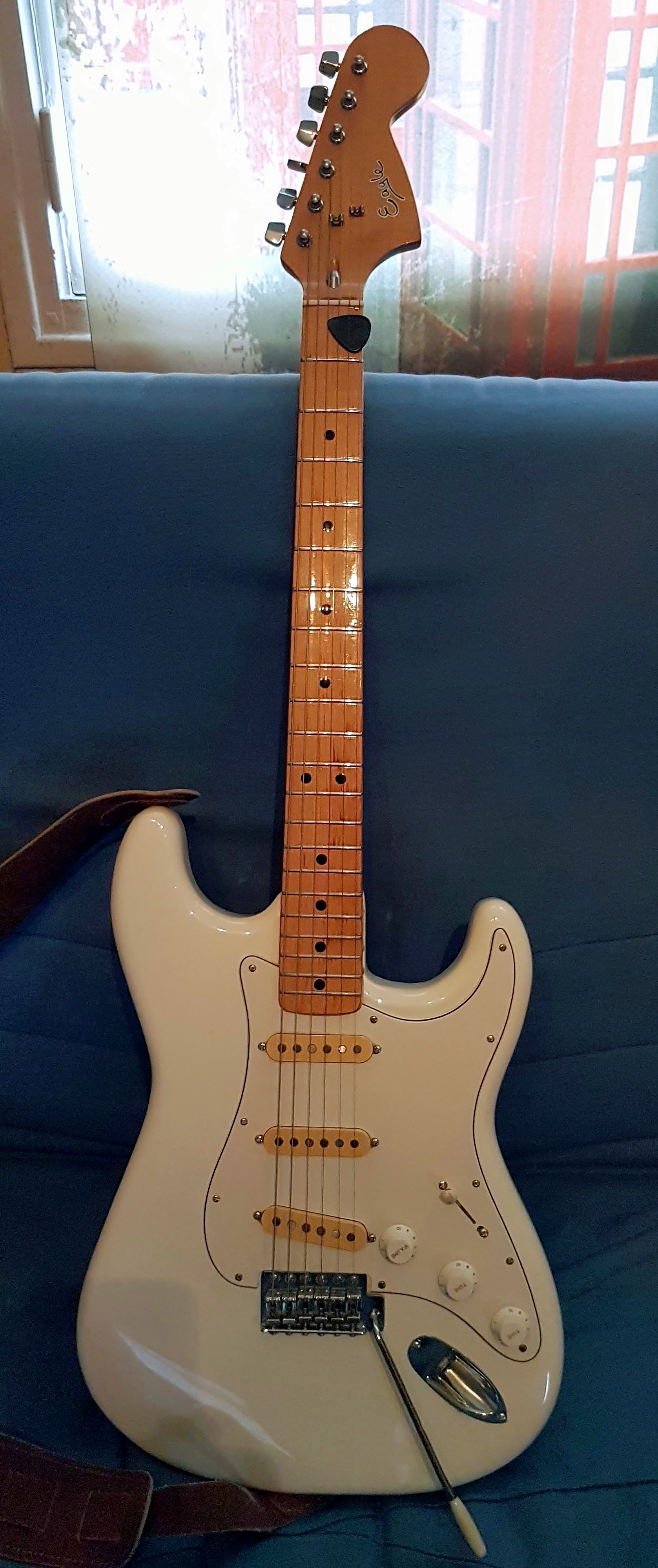 Eagle Stratocaster Replica