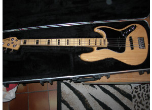 Fender Deluxe Active Jazz Bass [2004-current] (51350)