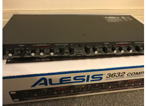Alesis 3632 Compressor (23414)