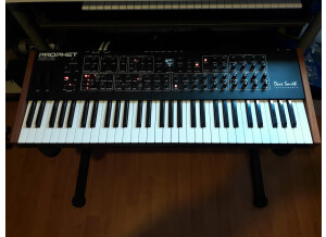 Dave Smith Instruments Prophet REV2 16 voix (93376)