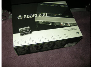 Native Instruments Audio 8 DJ (73947)